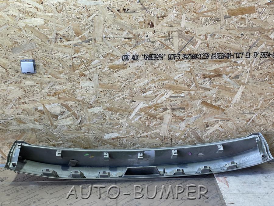 Ford Kuga 2013- Накладка двери багажника CJ54S423A40ADW, 1808034